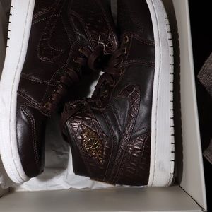 Air Jordan 1 pinnacle